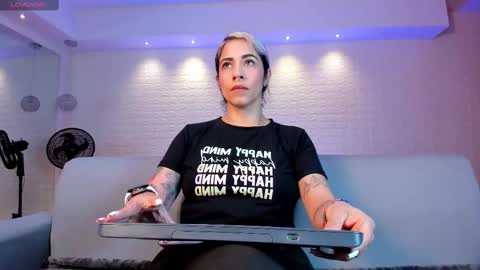 Snapshot of violeet_scott chatting on 02-10-25, 10:42 Violett Everyday From 0530 to 1430 Col Time online show from 02-10-25, 10:42