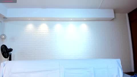 Snapshot of violeet_scott chatting on 09-26-25, 10:52 Violett Everyday From 0530 to 1430 Col Time online show from 09-26-25, 10:52