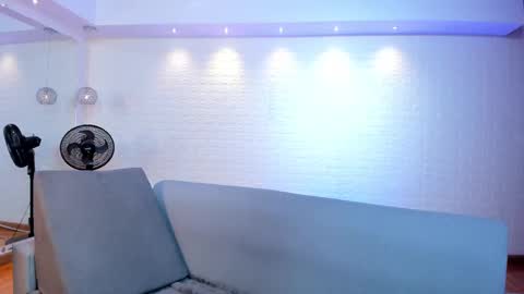 Snapshot of violeet_scott chatting on 10-07-25, 10:45 Violett Everyday From 0530 to 1430 Col Time online show from 10-07-25, 10:45