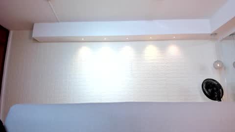 Snapshot of violeet_scott chatting on 11-22-25, 10:36 Violett Everyday From 0530 to 1430 Col Time online show from 11-22-25, 10:36