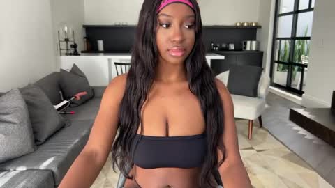 Fantasy Black Girl online show from 05-08-26, 01:49