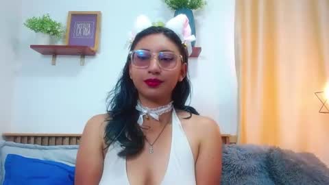 V I O L E T  online show from 06-30-26, 02:29