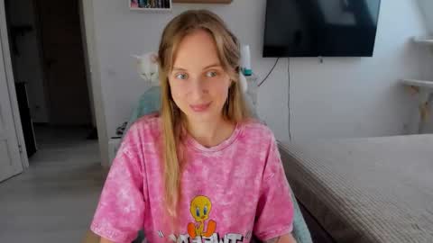 Violet online show from 09-11-25, 01:55