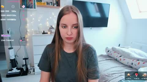 Violet online show from 04-30-26, 01:17