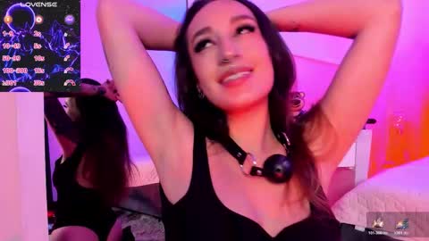 Snapshot of violet_jonesss chatting on 11-25-25, 02:17 Violet Jones online show from 11-25-25, 02:17