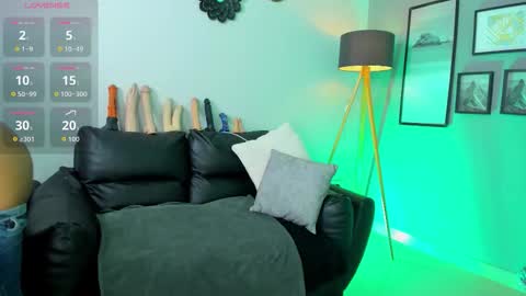 violet_kumar online show from 12-14-25, 09:19