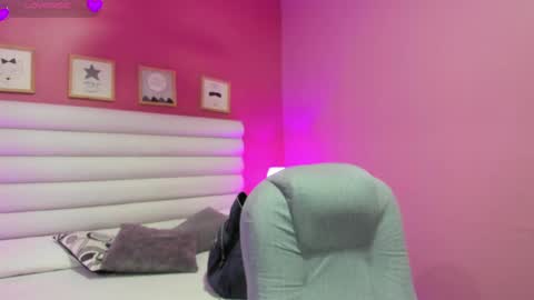 violet_sinclair online show from 05-04-26, 11:28