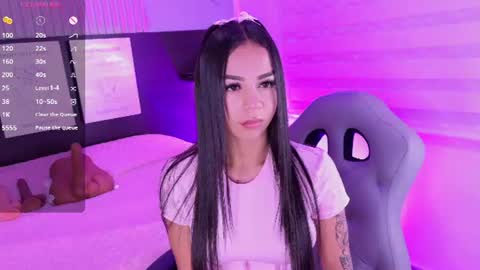 Snapshot of violet_spencer chatting on 06-17-26, 01:41 Violeta online show from 06-17-26, 01:41