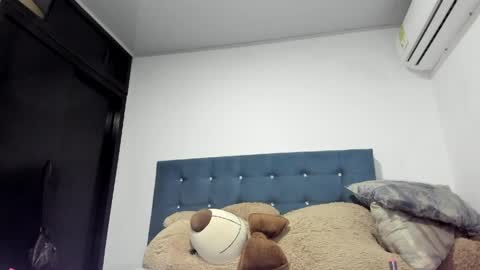 Snapshot of violeta_bigboobs_25_ chatting on 04-07-26, 02:45 violeta_bigboobs_25_ online show from 04-07-26, 02:45