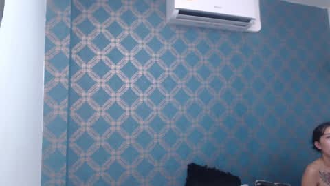 Snapshot of violeta_cute18 chatting on 01-18-25, 01:30 Violeta online show from 01-18-25, 01:30