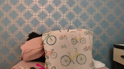 Snapshot of violeta_cute18 chatting on 01-20-25, 08:18 Violeta online show from 01-20-25, 08:18