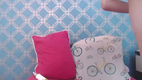 Snapshot of violeta_cute18 chatting on 01-23-25, 07:07 Violeta online show from 01-23-25, 07:07