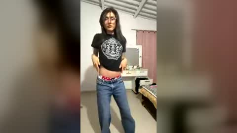 Snapshot of violeta_foxz chatting on 06-12-26, 04:44 Violeta online show from 06-12-26, 04:44