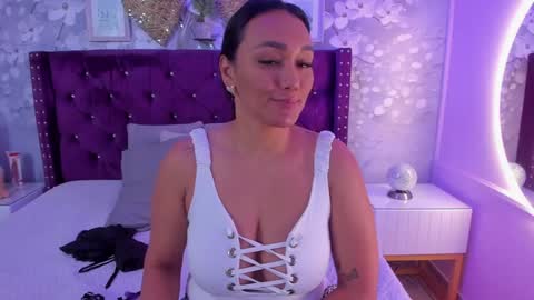 Snapshot of violeta_medina chatting on 01-22-25, 03:20 violeta_medina online show from 01-22-25, 03:20
