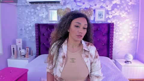 Snapshot of violeta_medina chatting on 01-25-25, 02:58 violeta_medina online show from 01-25-25, 02:58