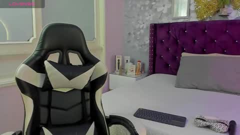 Snapshot of violeta_medina chatting on 02-20-25, 01:36 violeta_medina online show from 02-20-25, 01:36