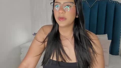 Violeta online show from 12-15-25, 03:33