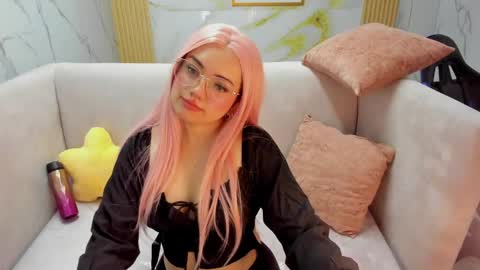 Snapshot of violeta_sub chatting on 04-28-26, 01:16 IG violeta sub online show from 04-28-26, 01:16