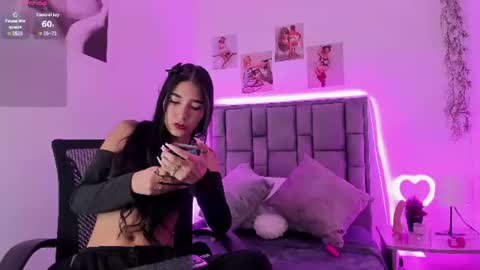 Snapshot of violeta_velvet_ chatting on 06-12-26, 12:48 online show from 06-12-26, 12:48