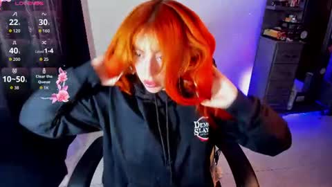 Snapshot of violetaarey chatting on 06-18-26, 07:07 Violeta Help me reach 150 thumbs up online show from 06-18-26, 07:07