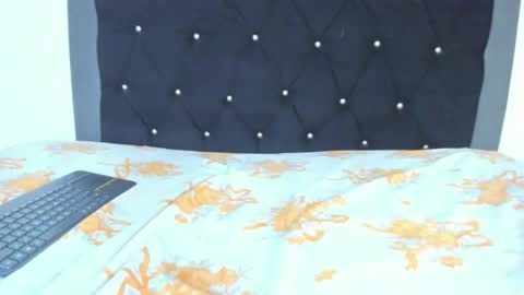 VioletaDums online show from 10-31-25, 01:28