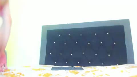 VioletaDums online show from 11-21-25, 05:06