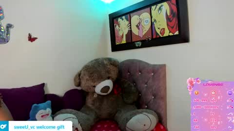 Snapshot of violetalee chatting on 05-31-26, 01:58 Jimena online show from 05-31-26, 01:58