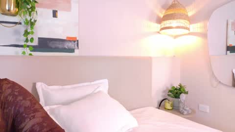 Snapshot of violetbloomm chatting on 05-07-26, 11:04 Violet online show from 05-07-26, 11:04
