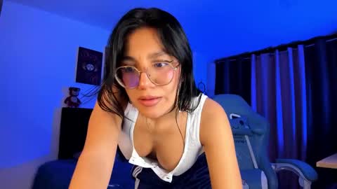 Violet online show from 10-23-25, 02:44