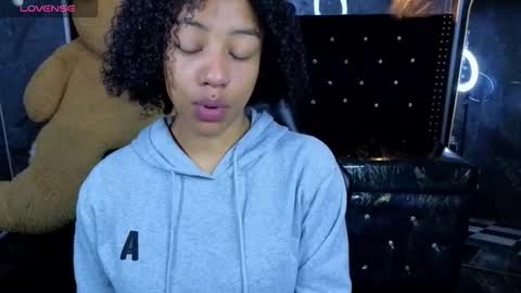 violeth_b online show from 03-23-26, 01:04