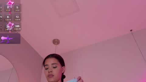 Snapshot of violeth_hill chatting on 10-25-25, 07:41 Violeth Hill online show from 10-25-25, 07:41