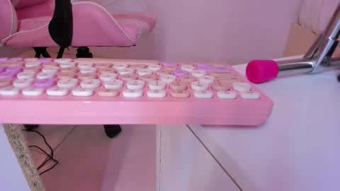 Snapshot of violeth_hill chatting on 11-09-25, 07:12 Violeth Hill online show from 11-09-25, 07:12