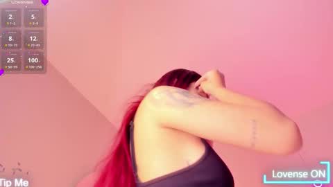 Snapshot of violeth_hill chatting on 11-16-25, 06:57 Violeth Hill online show from 11-16-25, 06:57