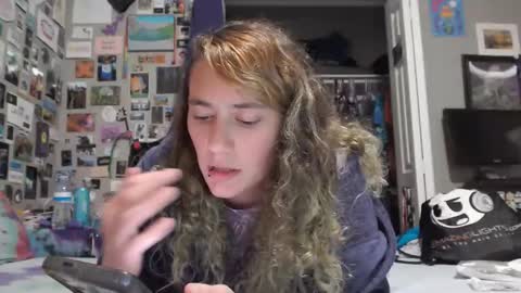 Snapshot of violethooper chatting on 05-06-26, 05:29 Violet Hooper online show from 05-06-26, 05:29