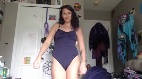 Snapshot of violethooper chatting on 05-11-26, 04:48 Violet Hooper online show from 05-11-26, 04:48