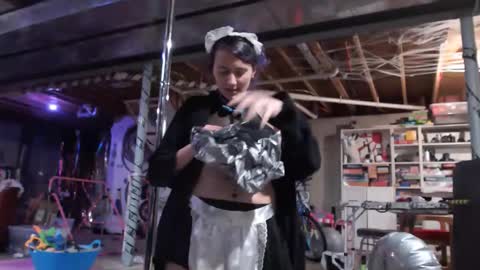 Snapshot of violethooper chatting on 05-15-26, 03:08 Violet Hooper online show from 05-15-26, 03:08