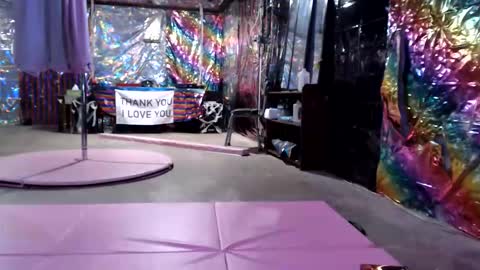 Snapshot of violethooper chatting on 06-08-26, 06:41 Violet Hooper online show from 06-08-26, 06:41