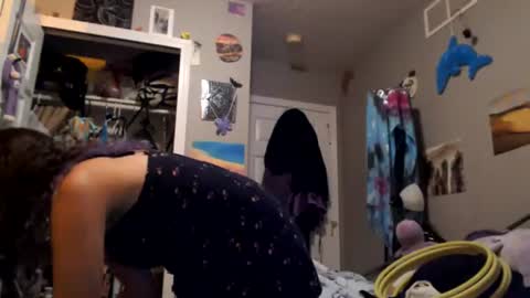 Snapshot of violethooper chatting on 07-18-26, 07:01 Violet Hooper online show from 07-18-26, 07:01