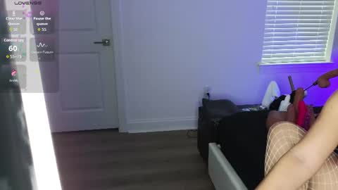 Snapshot of violetik888 chatting on 07-01-26, 10:09 VioletBaby online show from 07-01-26, 10:09