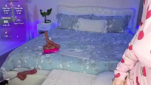Snapshot of violetik888 chatting on 07-28-26, 10:10 VioletBaby online show from 07-28-26, 10:10