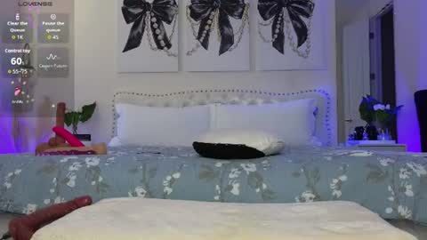 Snapshot of violetik888 chatting on 07-30-26, 06:29 VioletBaby online show from 07-30-26, 06:29