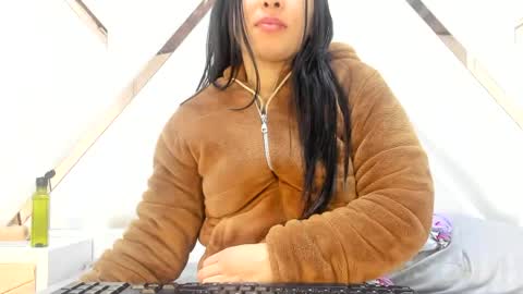 Snapshot of violett_bliss chatting on 06-29-26, 10:15 violett_bliss online show from 06-29-26, 10:15