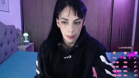 violett  Independent model online show from 02-11-26, 06:51