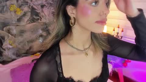Snapshot of violetta_ficher chatting on 10-19-25, 05:41 Violetta Ficher online show from 10-19-25, 05:41