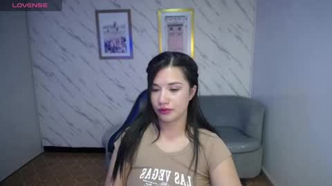 Snapshot of violetta_jhonson_v chatting on 05-05-26, 04:26 Violetta online show from 05-05-26, 04:26
