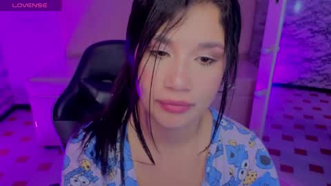 Snapshot of violetta_jhonson_v chatting on 05-12-26, 04:59 Violetta online show from 05-12-26, 04:59