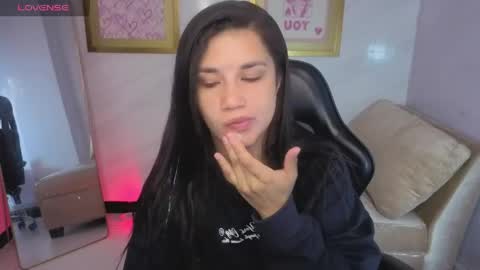 Snapshot of violetta_jhonson_v chatting on 06-05-26, 03:57 Violetta online show from 06-05-26, 03:57