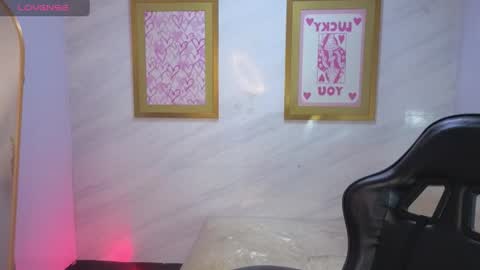Violetta  online show from 06-18-26, 09:14