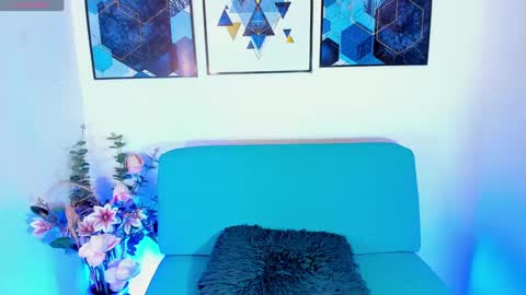 Snapshot of violetta_tss chatting on 09-29-25, 04:01 Princess Violet Valerious Follow me IGX violetvalerious online show from 09-29-25, 04:01