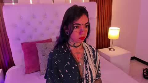 Snapshot of violettaalemida chatting on 09-22-25, 12:18 violettaalemida online show from 09-22-25, 12:18